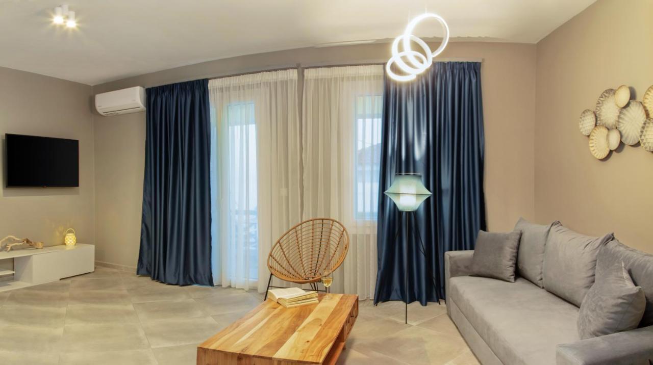 Corali Suites Andros Mpatsi Eksteriør billede