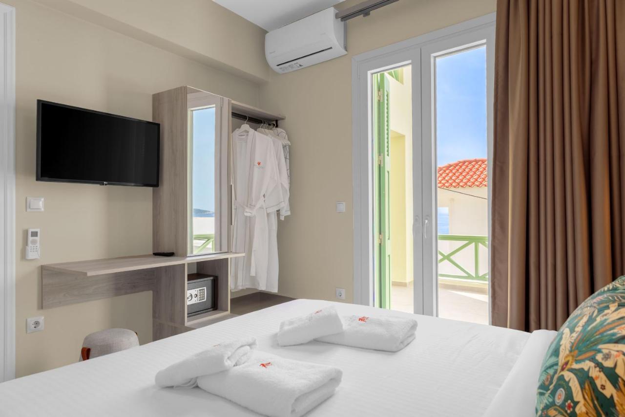 Corali Suites Andros Mpatsi Eksteriør billede